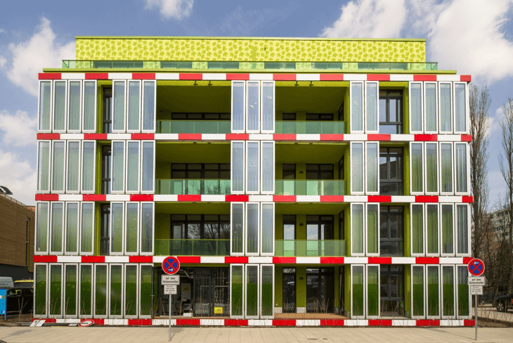 Algae House “BIQ” to produce biomass within tbioreactors at the façade