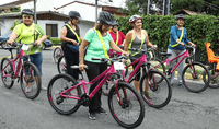 First workshop for elderly women learning from scracht how to ride a bicycle