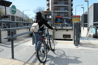 Reorganizing public space to increase the role of cycling in urban mobility 